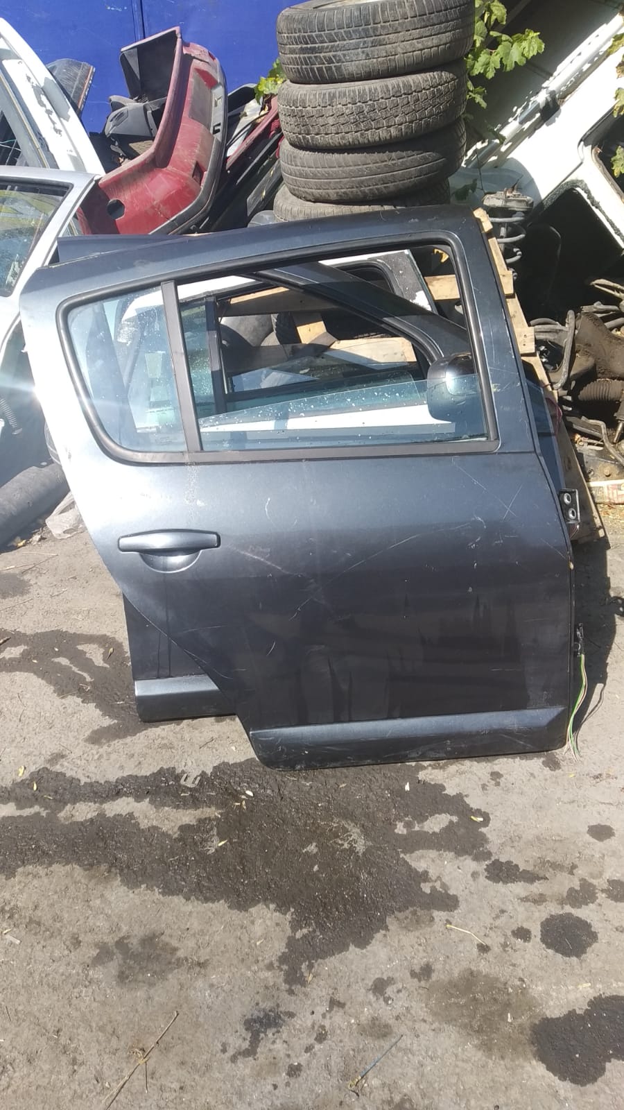 DACİA SANDERO SAĞ ARKA KAPI